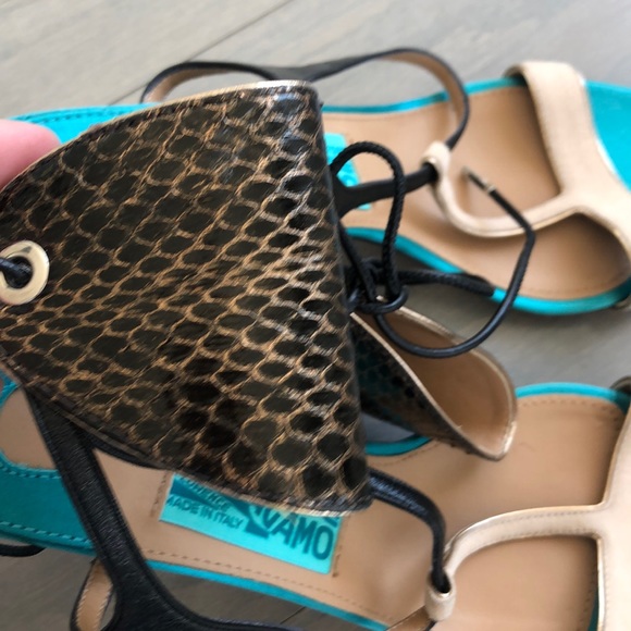 🔥Ferragamo Pegan T strap sandals size 71/2😍 - Picture 5 of 8